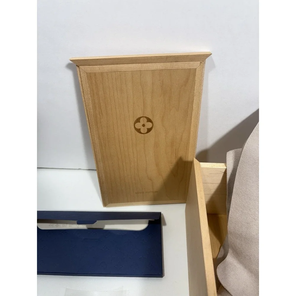 Louis Vuitton 2023 autumn monogram candle stickers & wooden box set NO Candle***